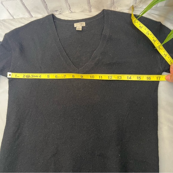 Halogen V-Neck Cashmere Sweater In Black - Picture 6 of 8